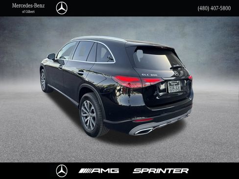 Used 2024 Mercedes-Benz GLC 300 image 3