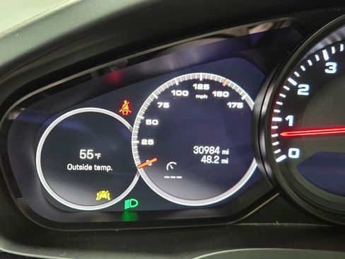 Used 2022 Porsche Cayenne Platinum Edition image 20