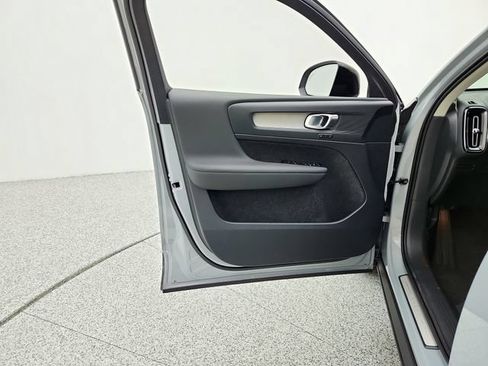New 2026 Volvo XC40 B5 Core w/ Protection Package Premier AWD/4WD image 23