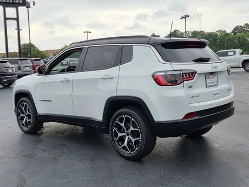 Used 2025 Jeep Compass Limited AWD/4WD image 3