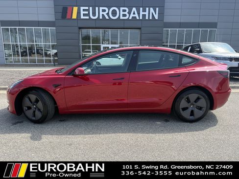 Used 2023 Tesla Model 3 Standard Range image 2