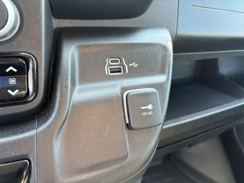 Used 2025 RAM ProMaster 2500 w/ Convenience Group FWD image 19