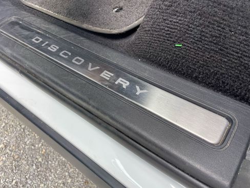 Certified 2025 Land Rover Discovery Dynamic SE AWD/4WD image 35