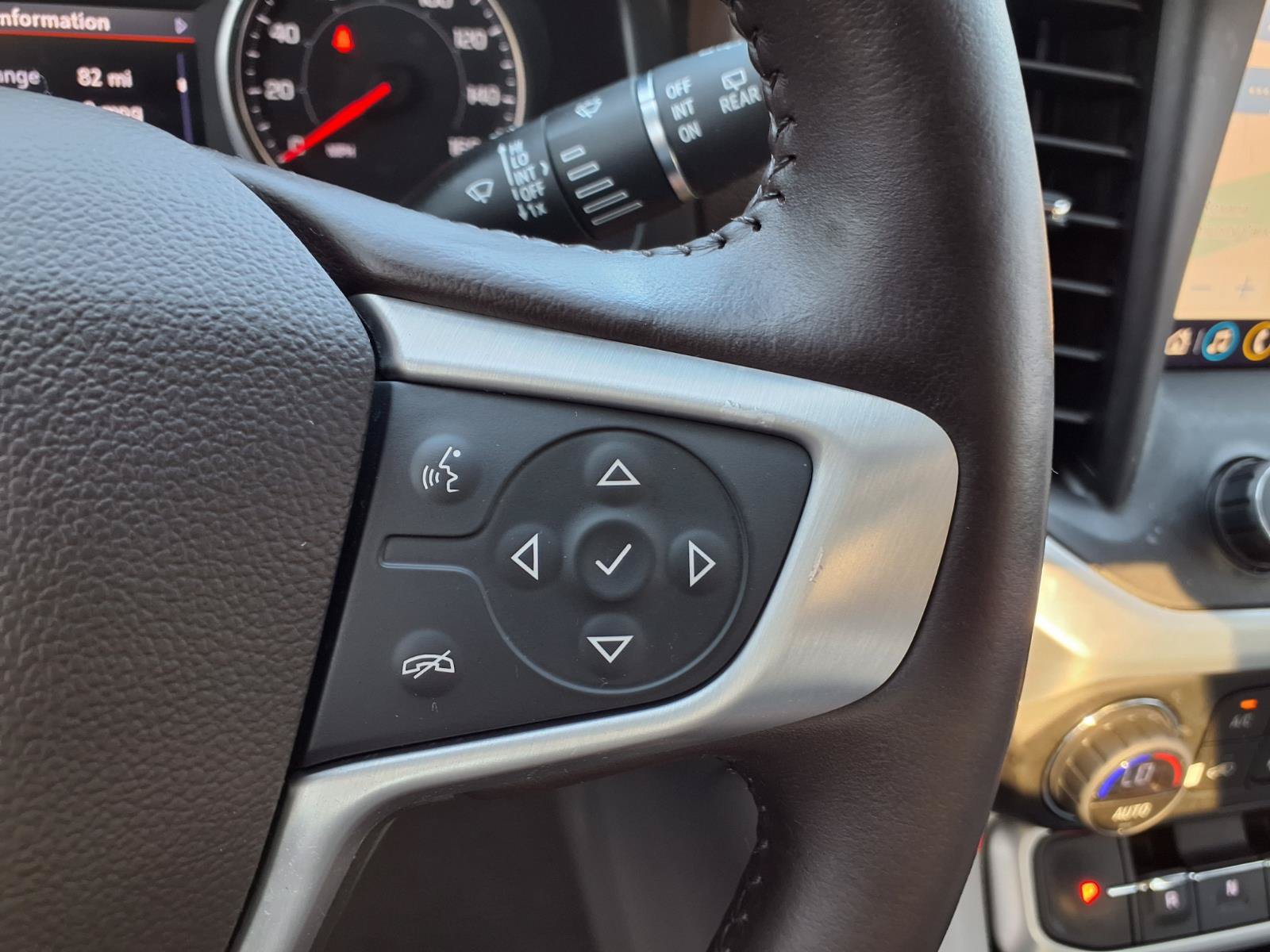 Used 2022 GMC Acadia SLT w/ Preferred Package FWD image 15