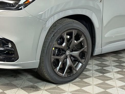 New 2026 Lexus TX 500h AWD image 4