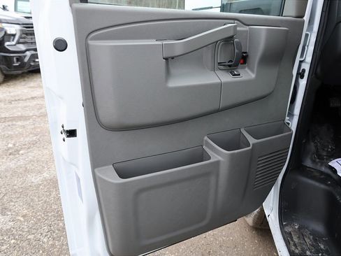 New 2026 Chevrolet Express 3500 w/ Power Convenience Package image 23