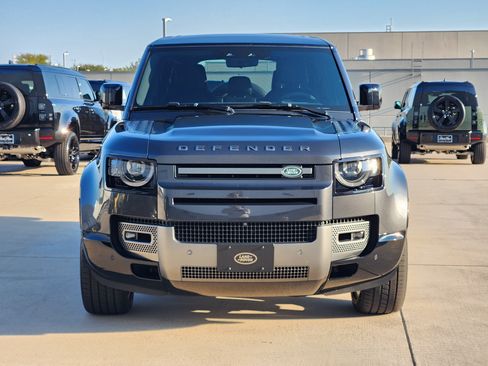 Used 2023 Land Rover Defender 110 V8 AWD/4WD image 2