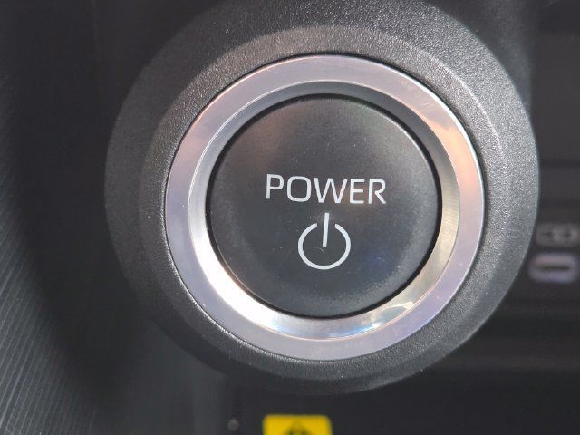 Used 2023 Toyota Venza XLE AWD/4WD image 39