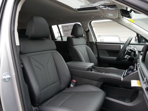 Used 2025 Hyundai Santa Fe XRT AWD/4WD image 13