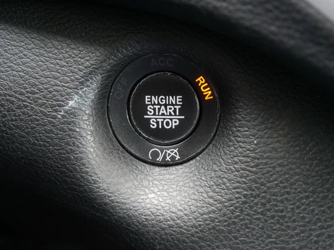 Certified 2018 Jeep Cherokee Latitude Plus w/ Cold Weather Group image 24