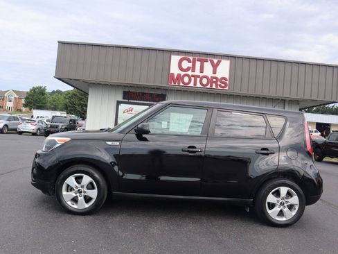 Used 2018 Kia Soul FWD image 11