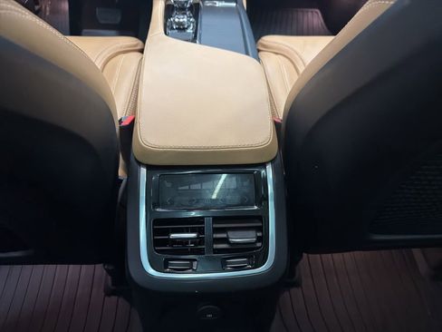 Used 2023 Volvo XC90 T8 Ultimate w/ Lounge Package AWD/4WD image 23