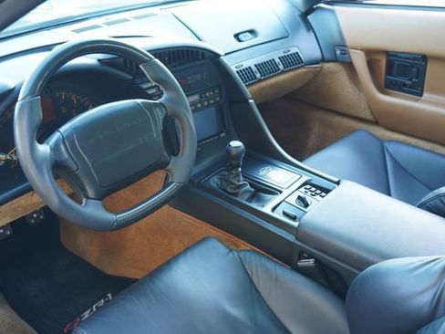 Used 1992 Chevrolet Corvette ZR-1 RWD image 2