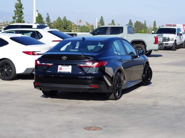 Used 2025 Toyota Camry SE FWD image 8