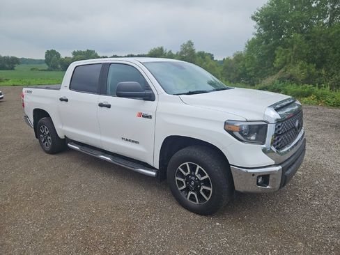 Used 2020 Toyota Tundra SR5 AWD/4WD image 3