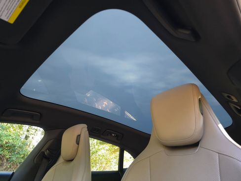 Used 2023 Porsche Taycan 4 Cross Turismo w/ Premium Package image 61