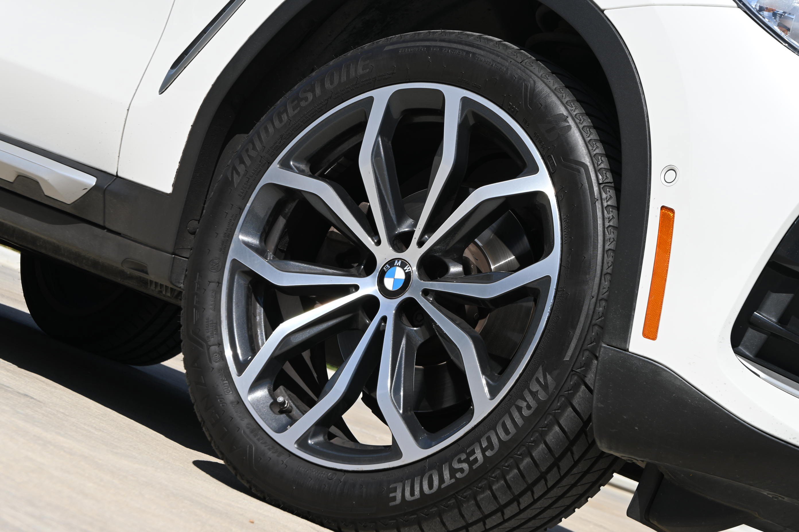Used 2021 BMW X4 xDrive30i w/ Premium Package AWD/4WD image 11
