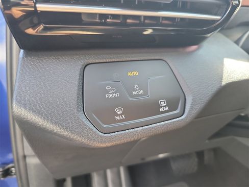 Used 2022 Volkswagen ID.4 Pro S image 33