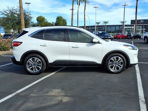 Used 2020 Ford Escape SEL image 7
