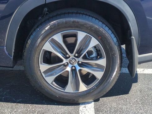 Certified 2026 Toyota Highlander XLE AWD/4WD image 10