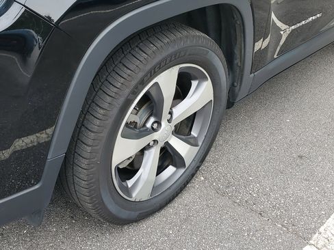 Used 2020 Jeep Cherokee Limited FWD image 6
