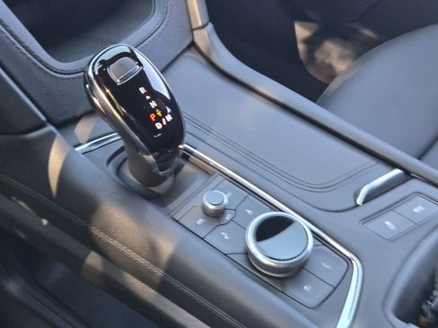 Used 2024 Cadillac XT6 Sport w/ Platinum Package image 27