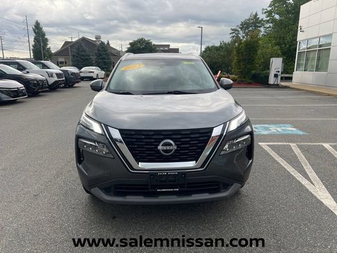 Used 2023 Nissan Rogue SV w/ SV Premium B Package AWD/4WD image 2
