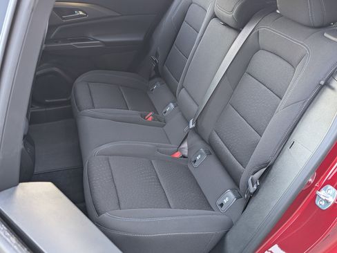 Used 2025 Chevrolet Equinox EV LT image 16