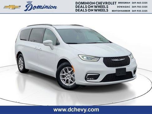 Used 2022 Chrysler Pacifica Touring-L image 1