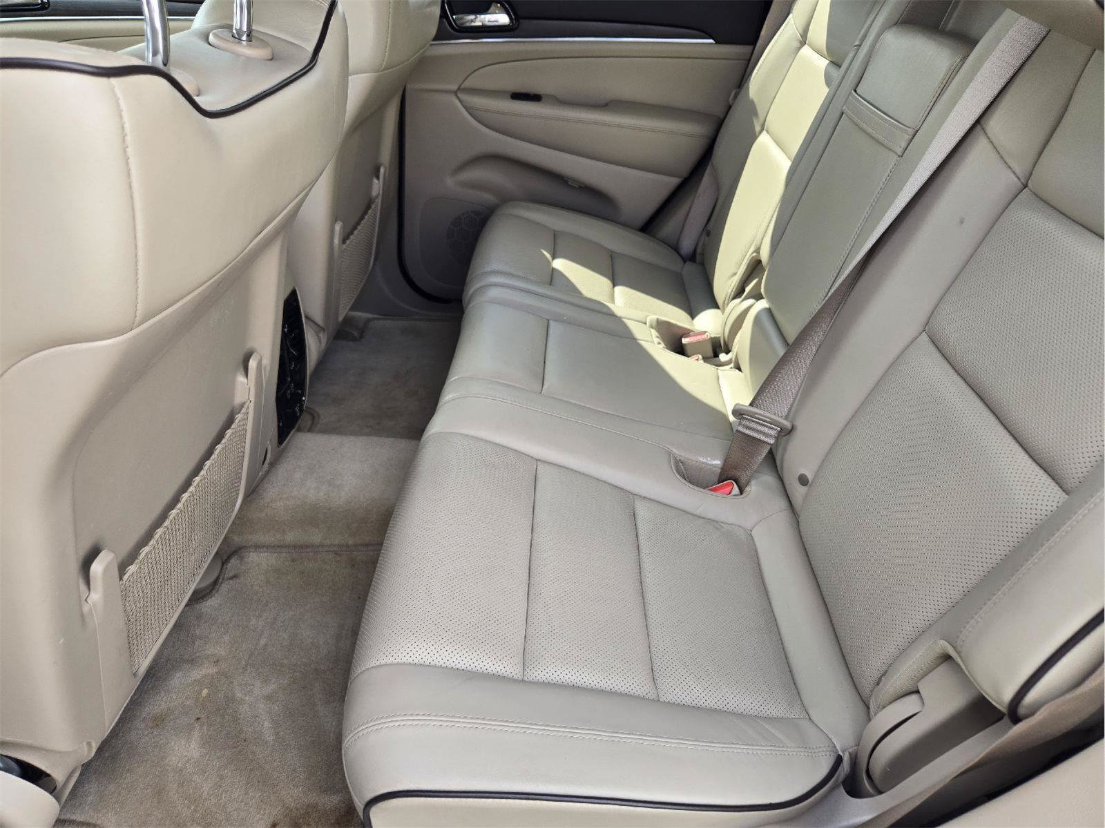 Used 2019 Jeep Grand Cherokee Overland RWD image 29