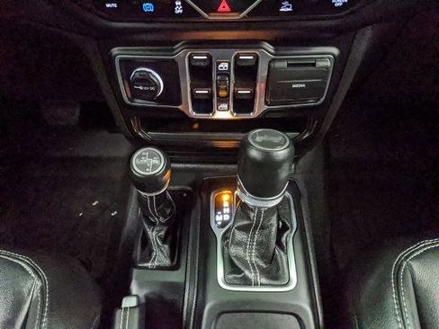 Used 2023 Jeep Wrangler Unlimited Sahara w/ Cold Weather Group image 9