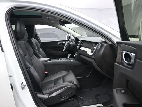 Used 2020 Volvo XC60 T6 Inscription w/ Protection Package Premier image 34