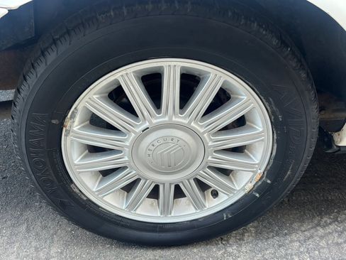 Used 2009 Mercury Grand Marquis LS RWD image 30