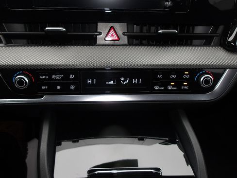 Used 2023 Kia Sportage LX image 21