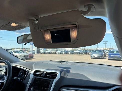 Used 2015 Ford Fusion SE FWD image 37