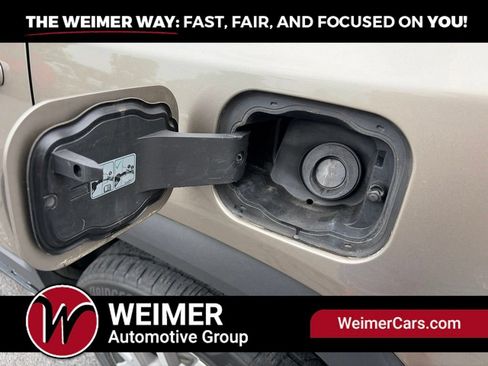 Used 2023 GMC Acadia SLE w/ Driver Convenience Package AWD/4WD image 10