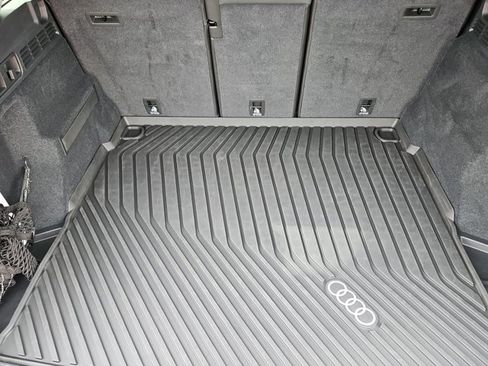 Certified 2025 Audi Q5 Premium w/ Convenience Package image 6