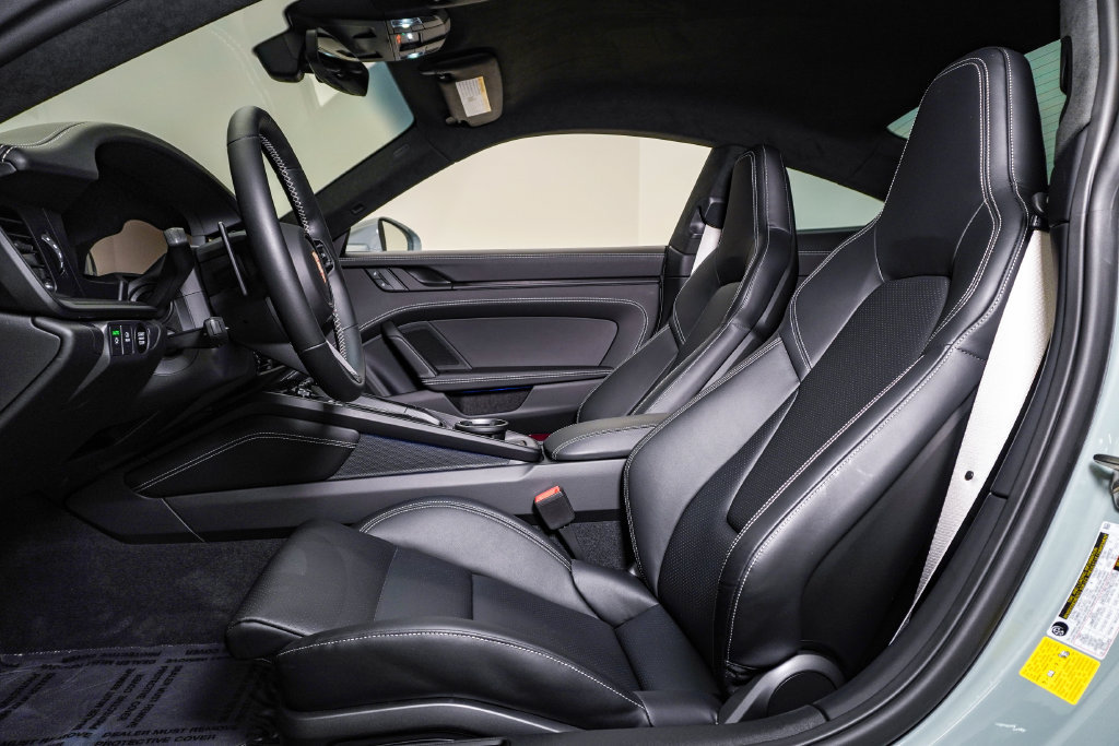 Certified 2025 Porsche 911 Carrera 4 GTS AWD/4WD image 5