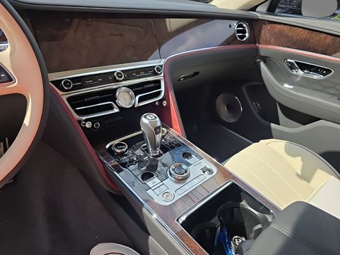 New 2025 Bentley Flying Spur Plug-In Hybrid AWD/4WD image 23
