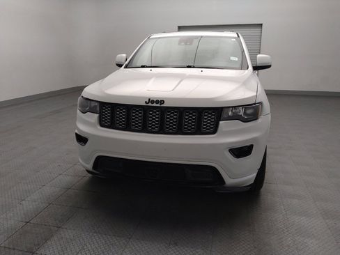Used 2020 Jeep Grand Cherokee Altitude RWD image 15