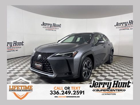 Used 2021 Lexus UX 200 image 1