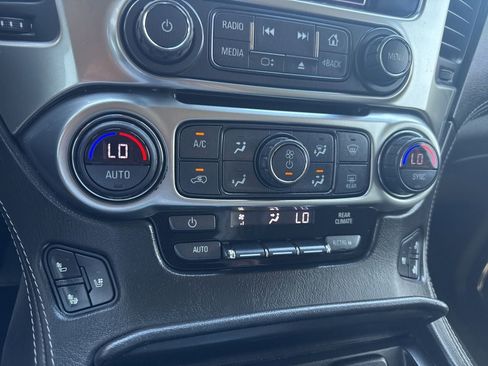 Used 2019 Chevrolet Suburban Premier AWD/4WD image 12