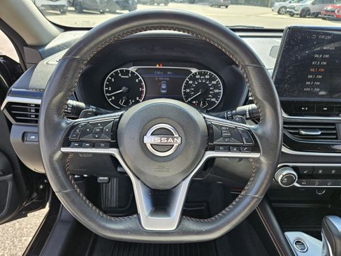 Used 2023 Nissan Altima 2.5 SR w/ SR Premium Package FWD image 25