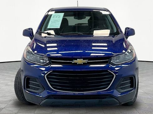 Used 2017 Chevrolet Trax LS FWD image 2