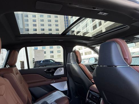 New 2026 Lincoln Aviator Reserve AWD/4WD image 7