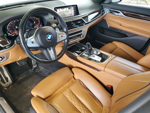 Used 2022 BMW 750i xDrive w/ M Sport Package AWD/4WD image 17