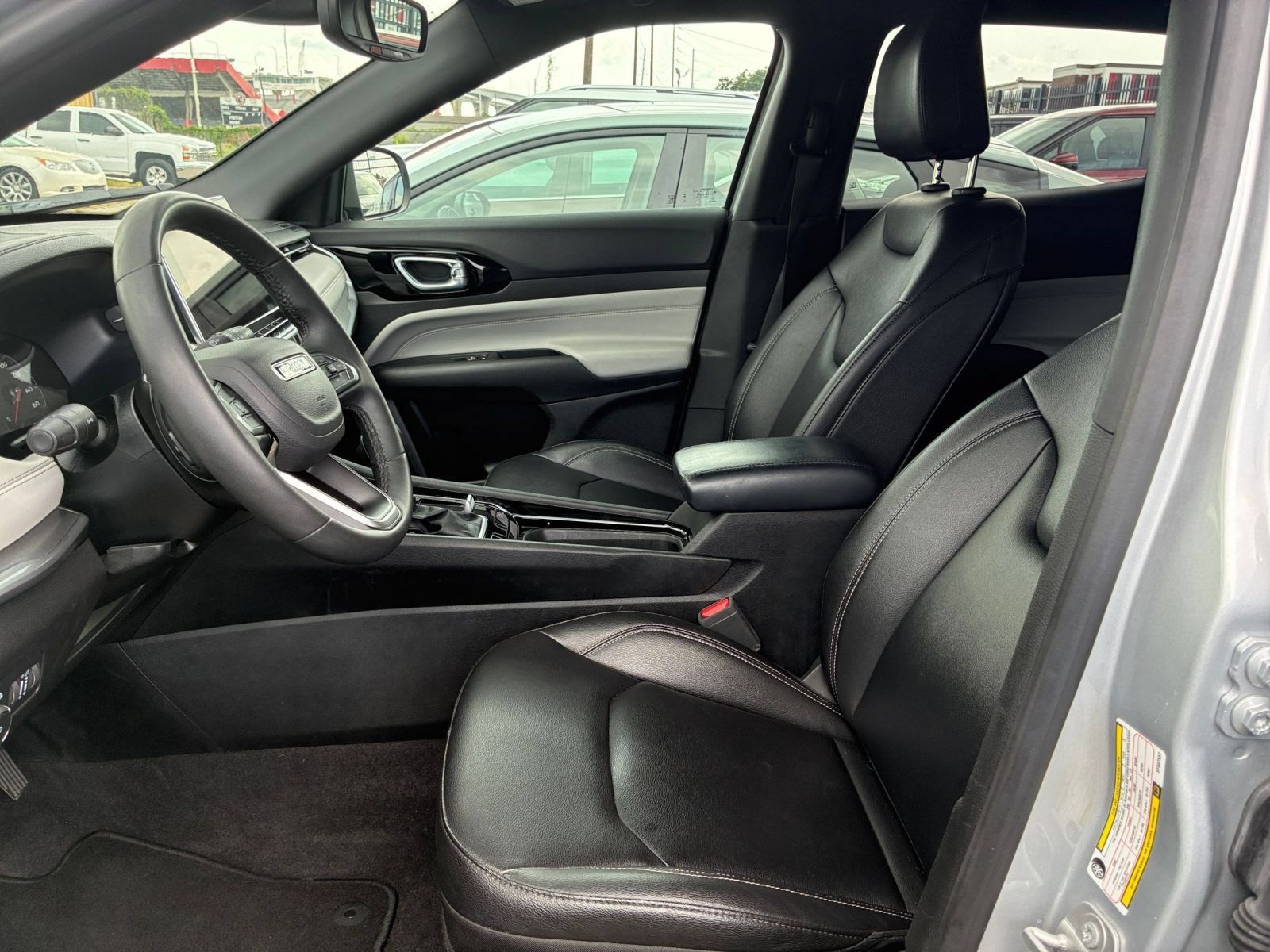 Used 2025 Jeep Compass Limited AWD/4WD image 25
