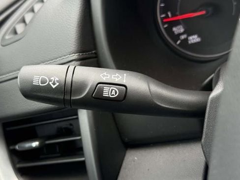 Used 2024 GMC Terrain SLE image 20