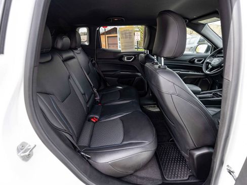 Used 2025 Jeep Compass Latitude w/ Convenience Group image 25