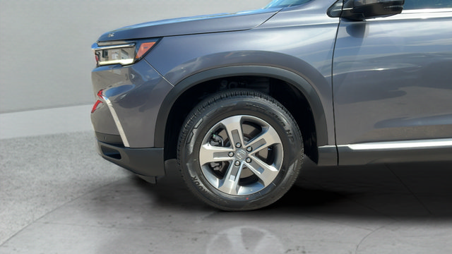 Used 2025 Honda Pilot EX-L image 26